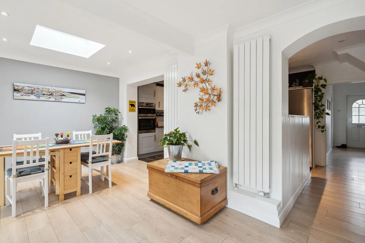 D'Abernon Drive, Cobham, KT11, photo 7