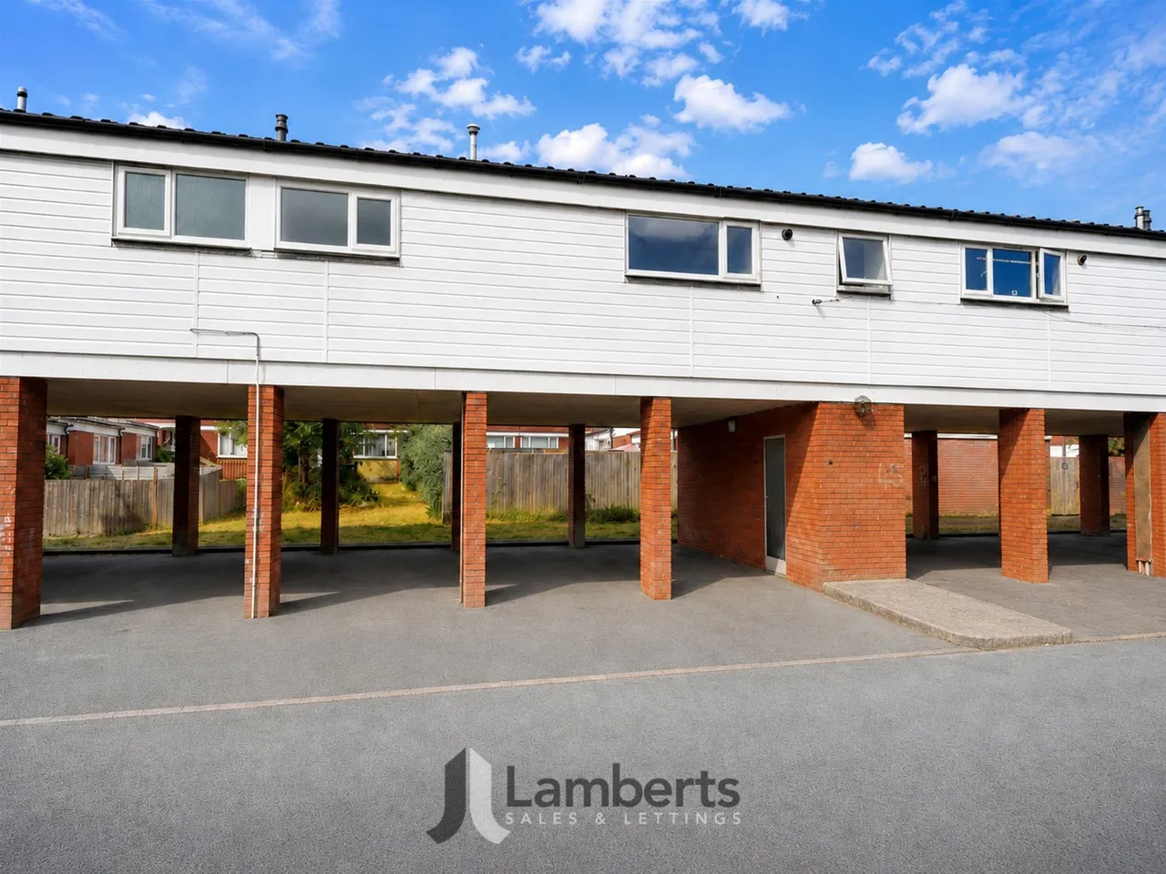 2 bed flat for sale — 44 Deans Close, Redditch