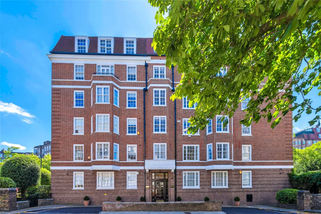 4 bed flat for sale — Garden Court, Garden Road, St John's Wood, London, NW8