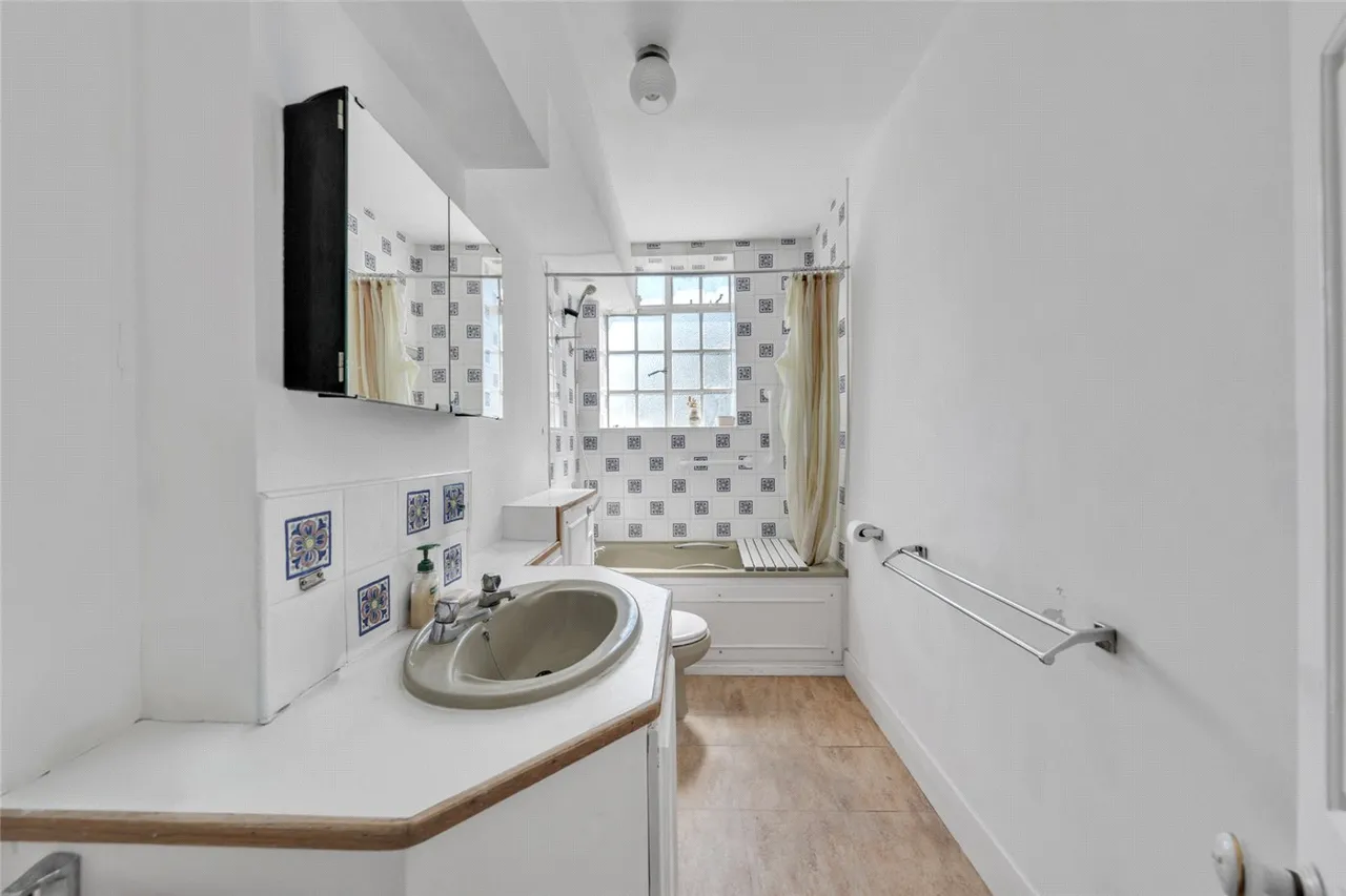 Garden Court, Garden Road, St John's Wood, London, NW8, photo 6
