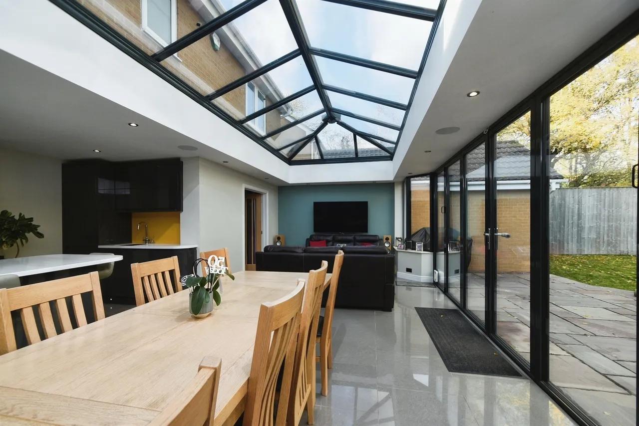 5 bed house for sale — Haywain Close, Swindon