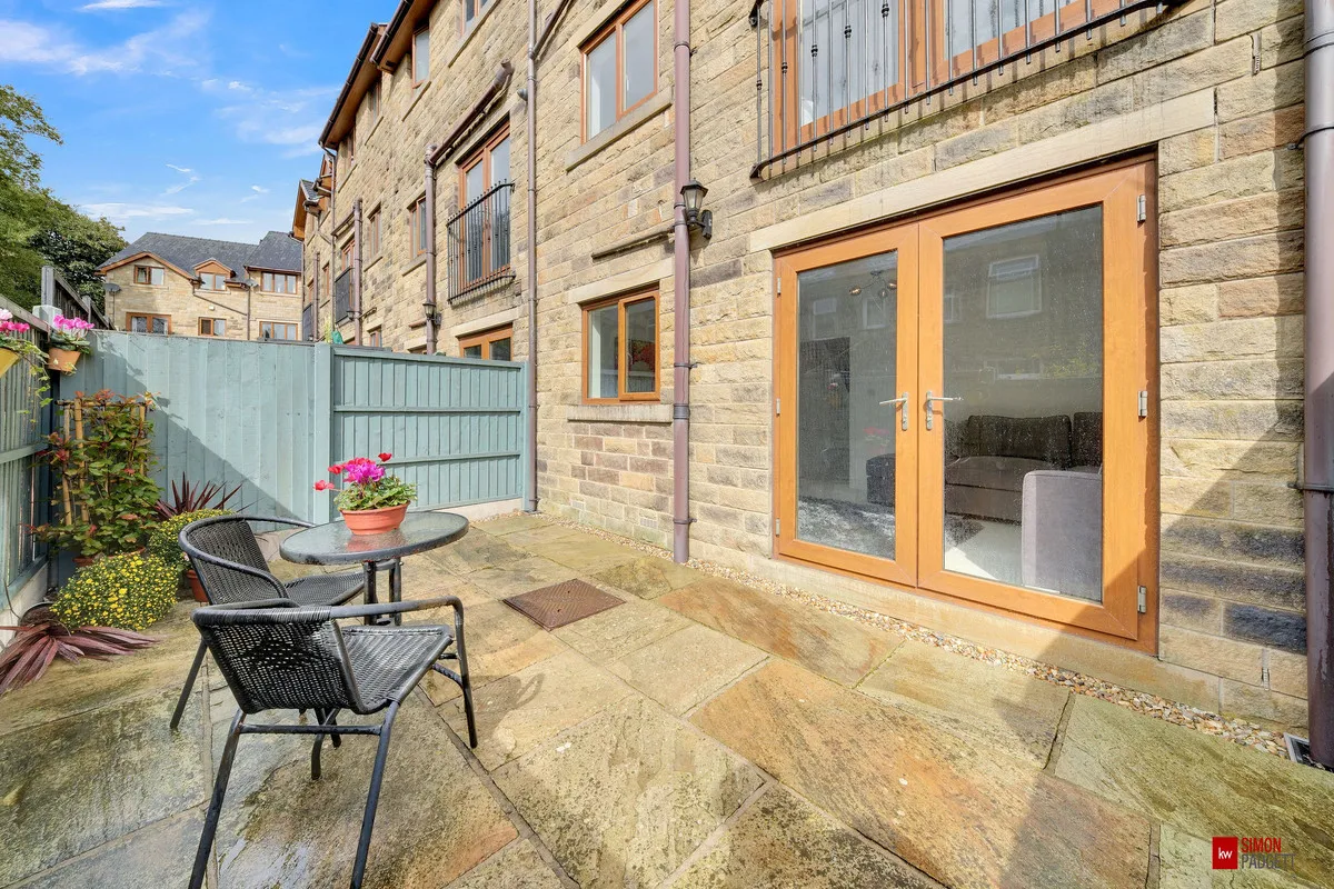 Standroyd Road, Colne, BB8, photo 24