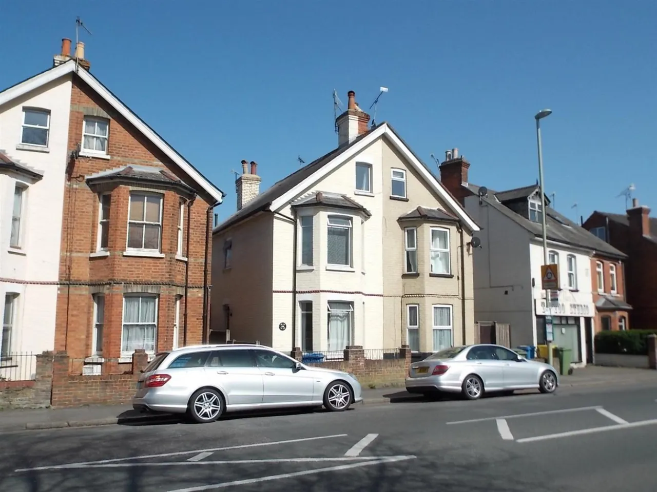 4 bed house for sale — High St, Aldershot