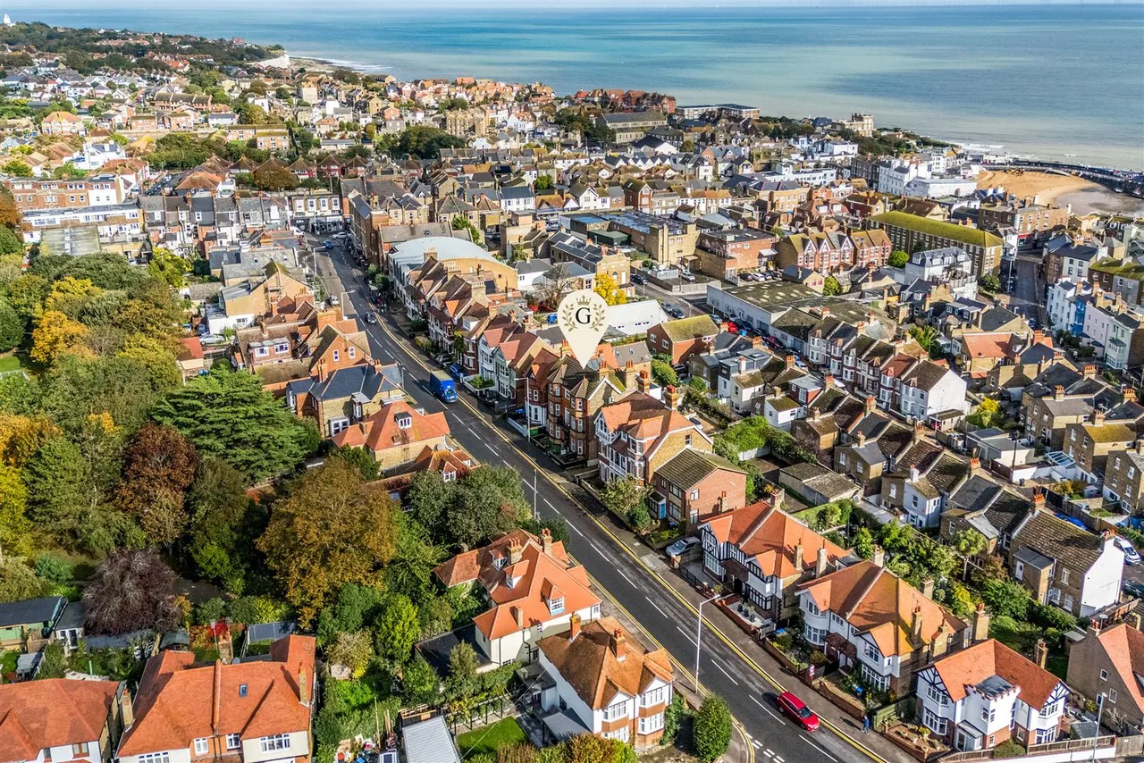 Queens Road, Broadstairs, Kent, CT10 1NU, photo 42