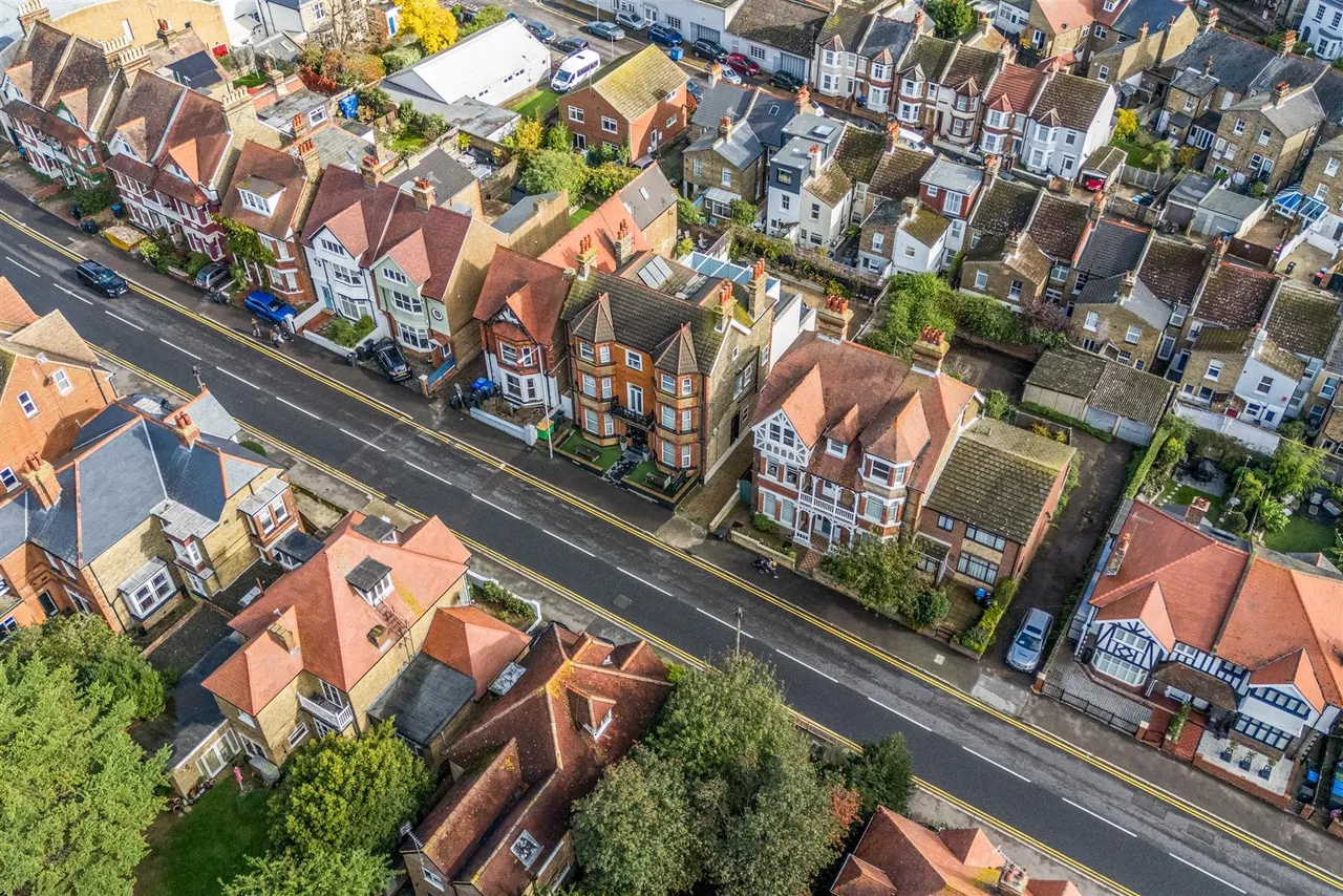 Queens Road, Broadstairs, Kent, CT10 1NU, photo 38