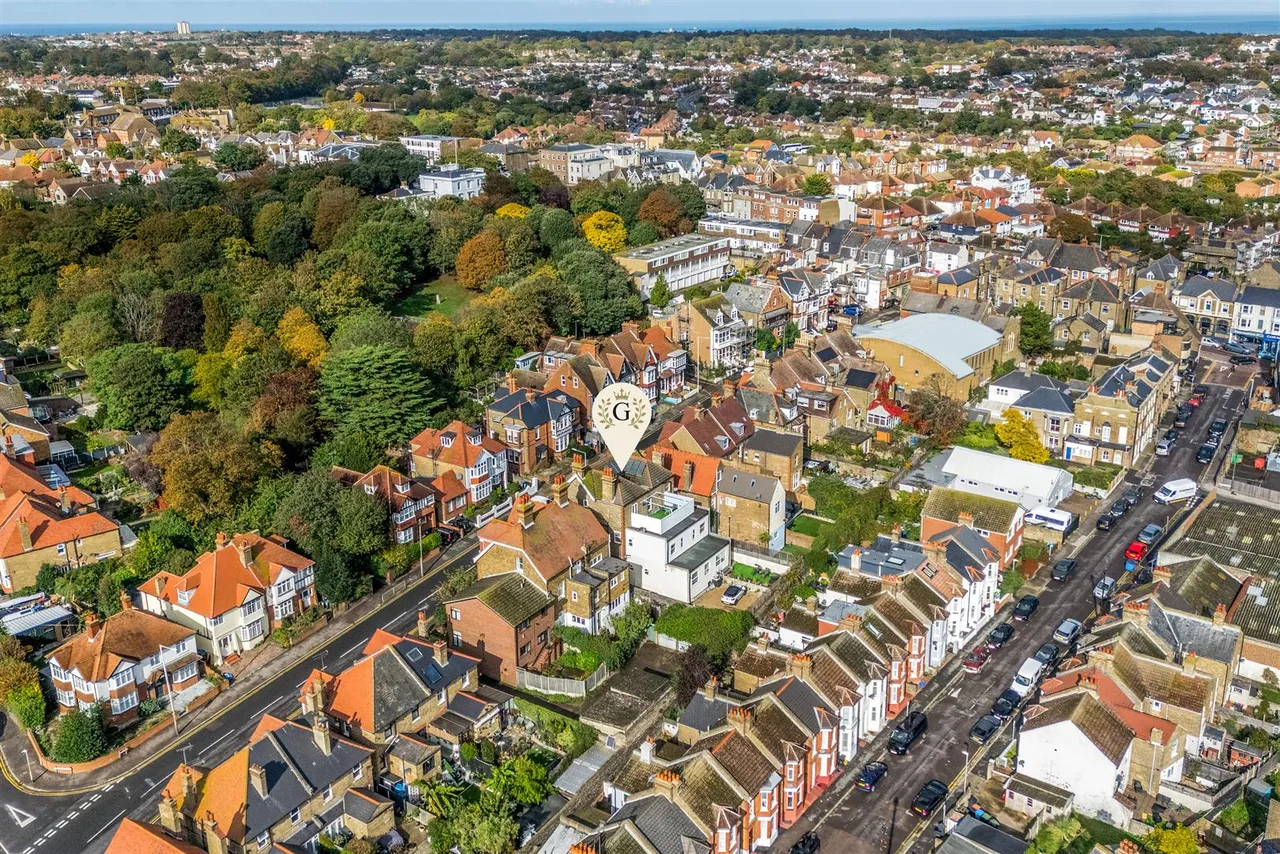 Queens Road, Broadstairs, Kent, CT10 1NU, photo 40