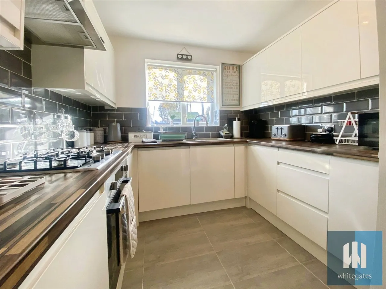Spring Bank Drive, Liversedge, WF15, photo 2