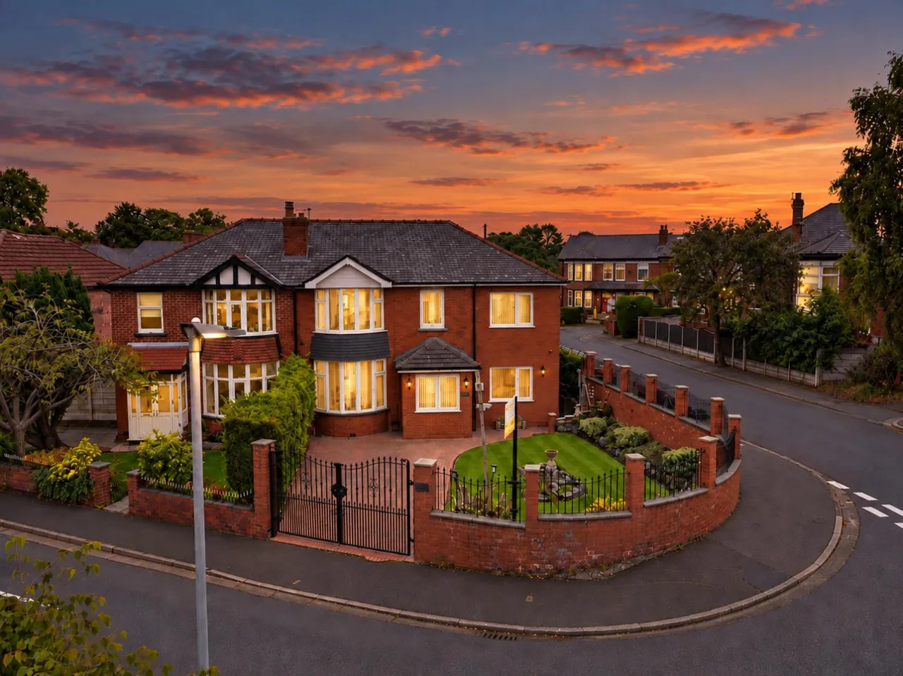 4 bed house for sale, Hillside Avenue, Whitefield, M45