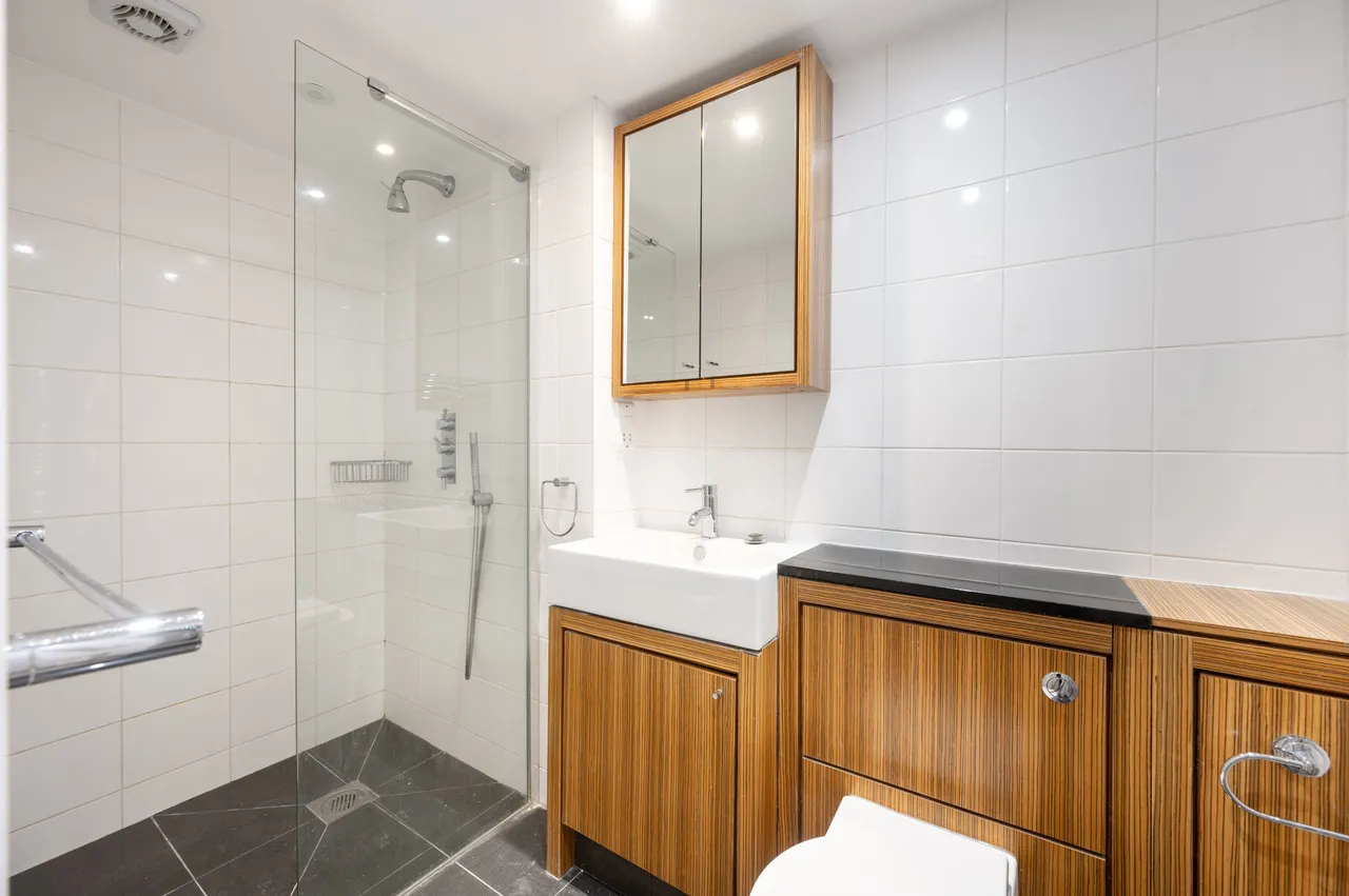Flat 2, 63-64 Leinster Square, London, photo 7