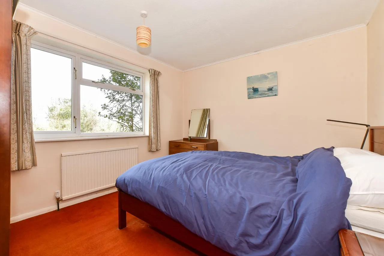 Cowes, PO31, photo 12