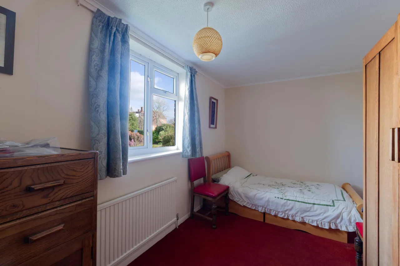 Cowes, PO31, photo 10
