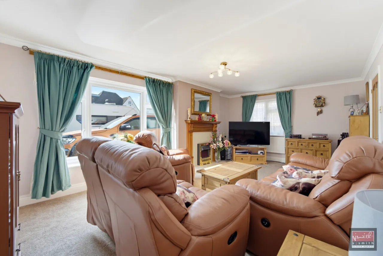 Hithermoor Road, Staines-upon-Thames, TW19, photo 2