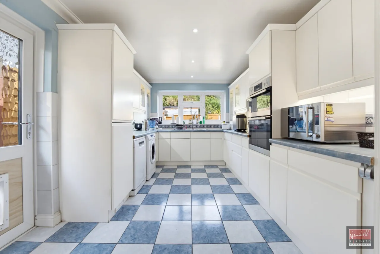 Hithermoor Road, Staines-upon-Thames, TW19, photo 3