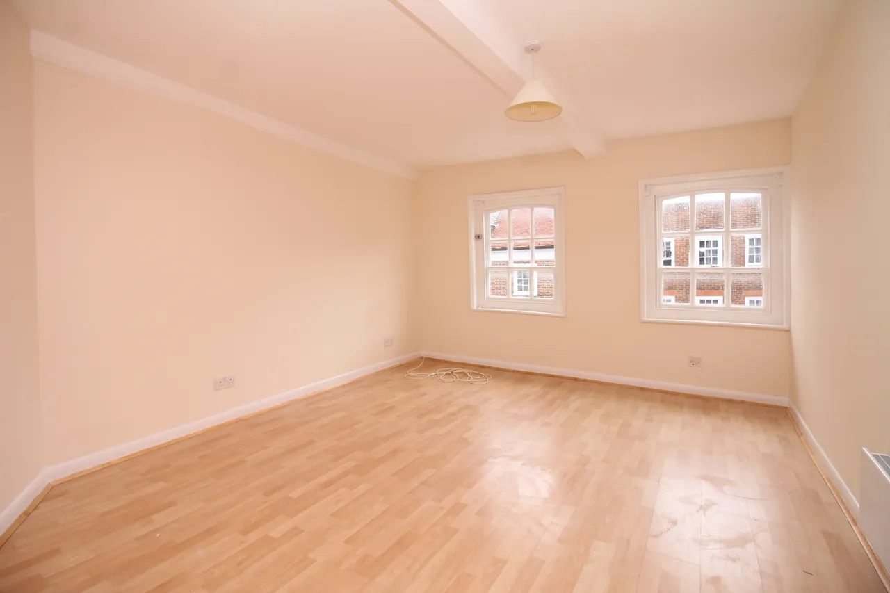 Central Chichester, PO19, photo 6