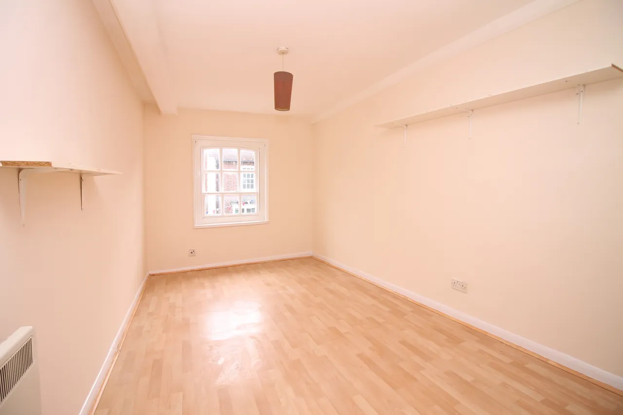Central Chichester, PO19, photo 7