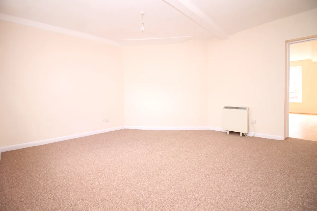 Central Chichester, PO19, photo 4