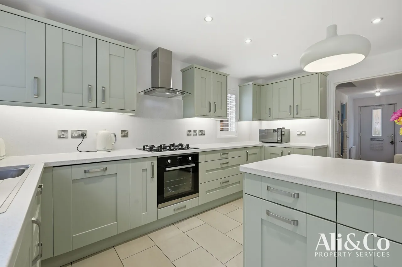 Maunder Close, Grays, Essex, RM16 6BW, photo 6