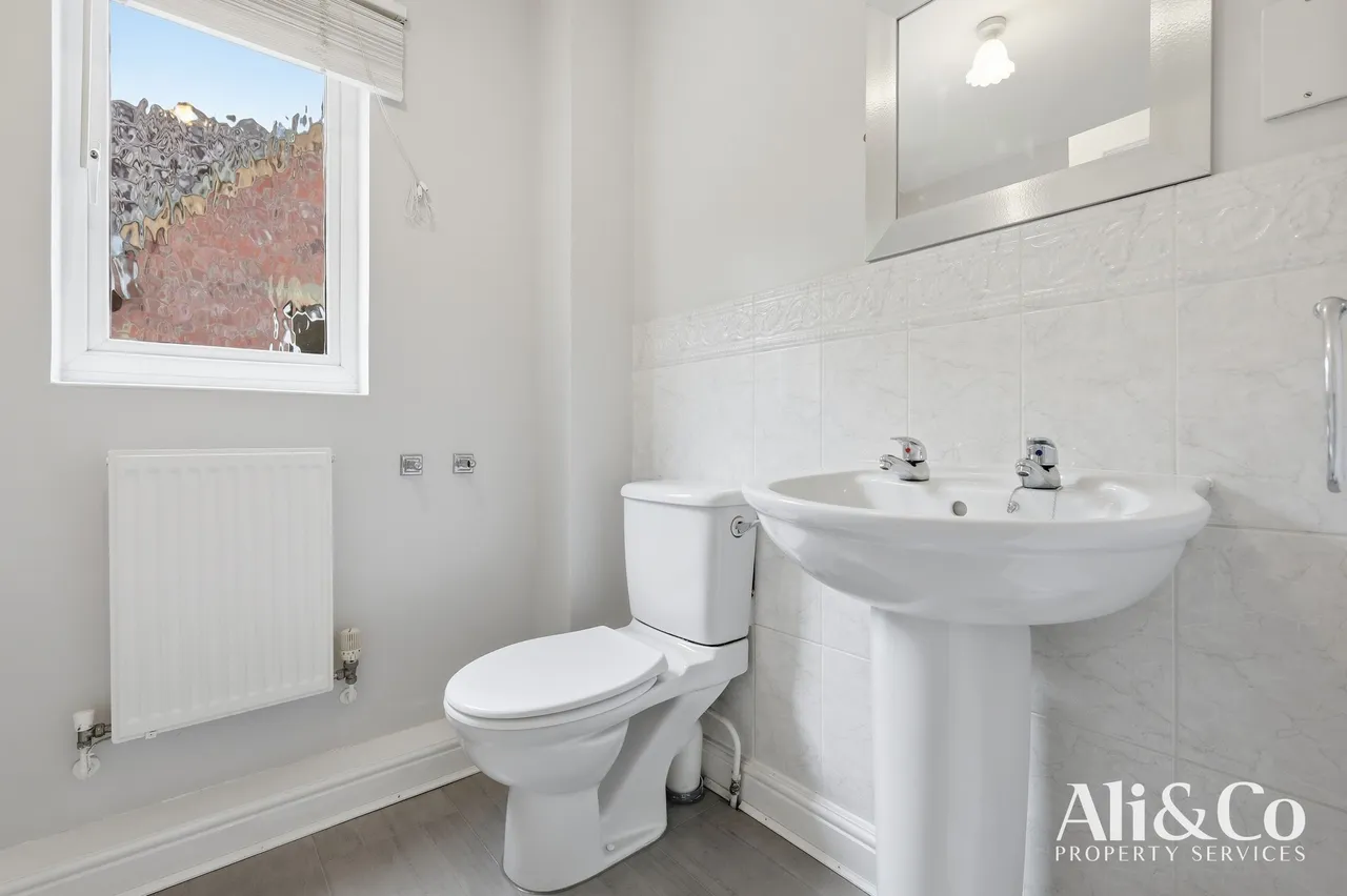 Maunder Close, Grays, Essex, RM16 6BW, photo 18