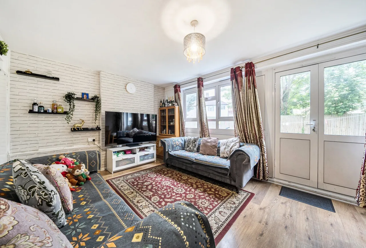 London Road, Mitcham, CR4 4BH, photo 8