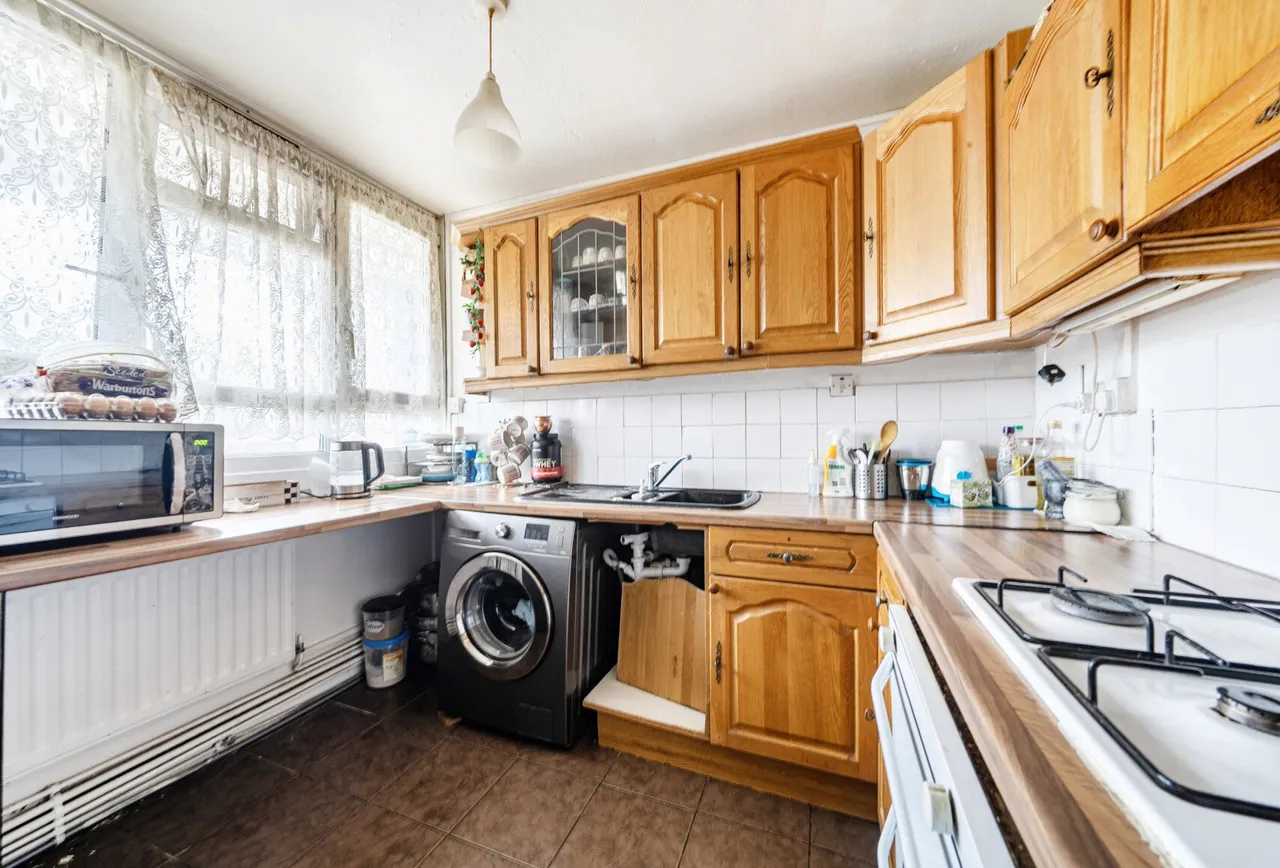 London Road, Mitcham, CR4 4BH, photo 2