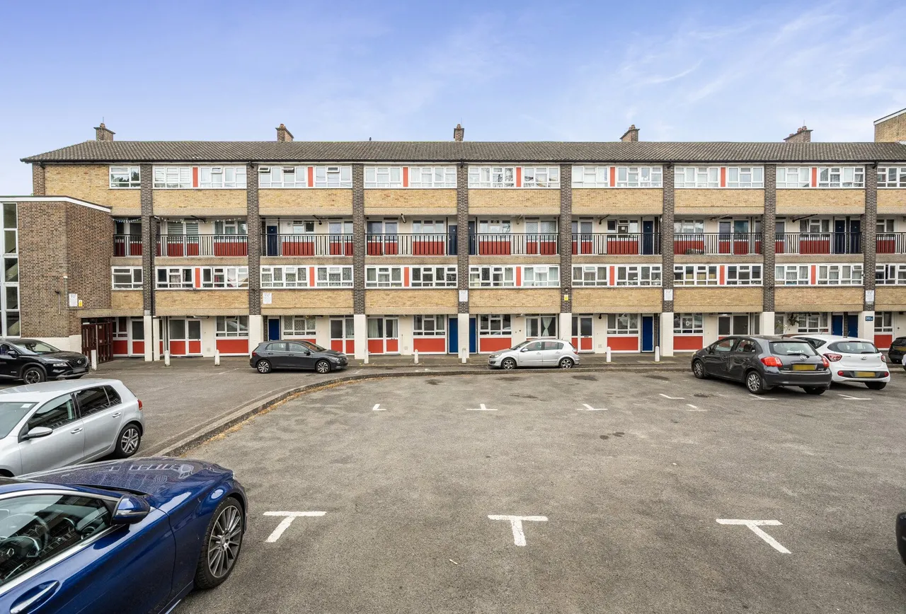 3 bed flat for sale — London Road, Mitcham, CR4 4BH