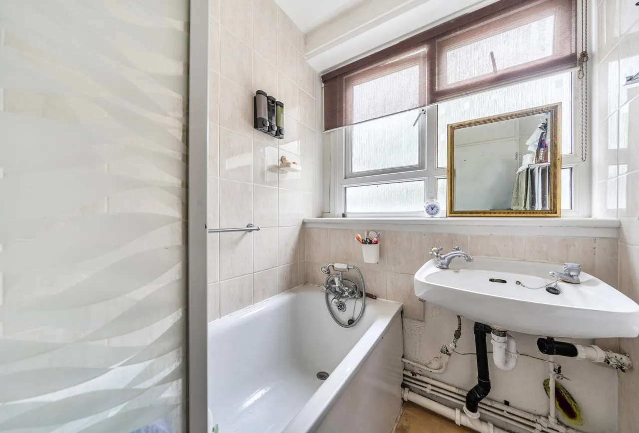 London Road, Mitcham, CR4 4BH, photo 6