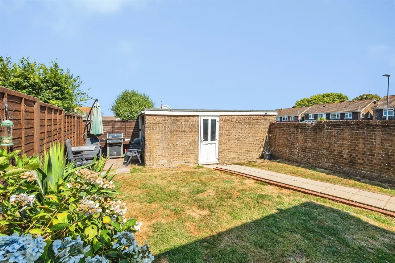 Gainsborough Crescent, Eastbourne, BN23, photo 17