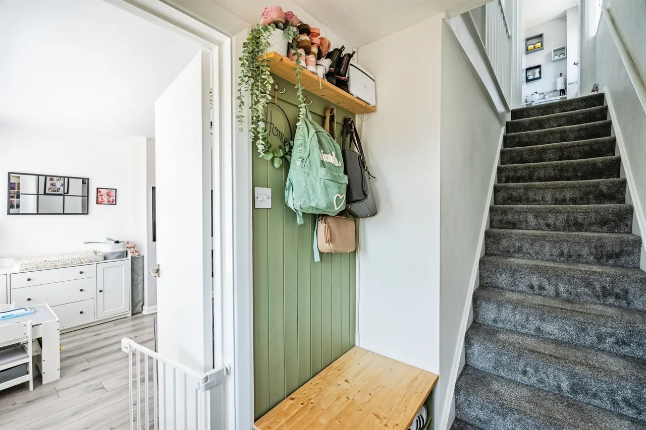 Gainsborough Crescent, Eastbourne, BN23, photo 10