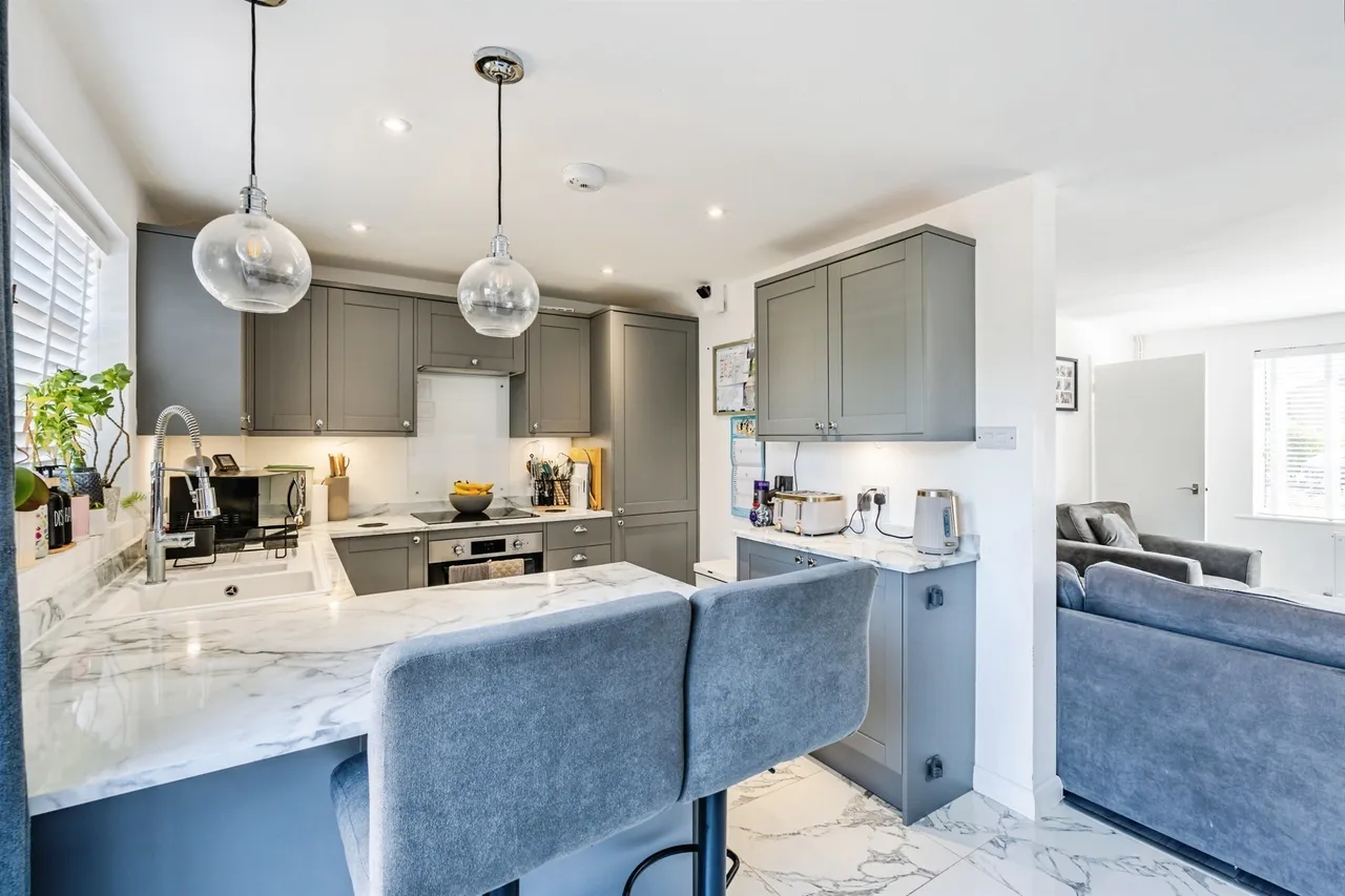 Gainsborough Crescent, Eastbourne, BN23, photo 6