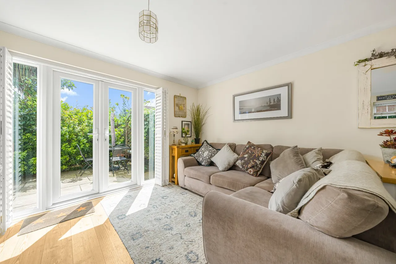 Molesey Road, Hersham, KT12, photo 4