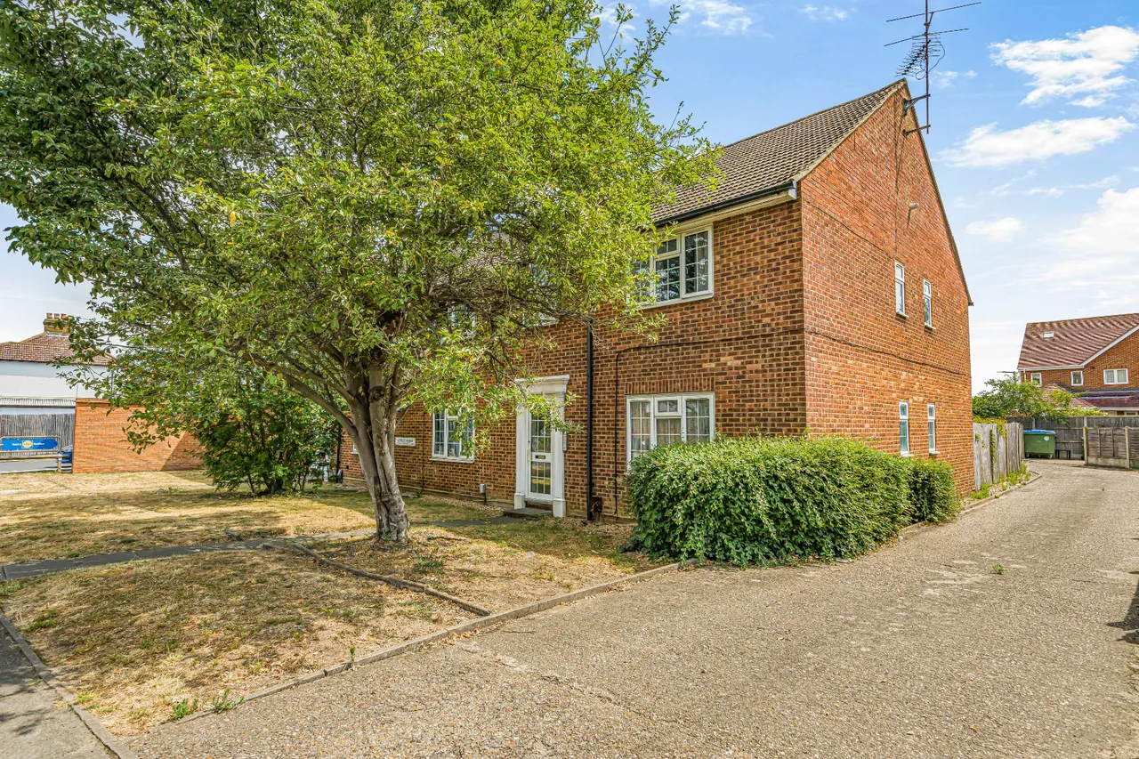 Molesey Road, Hersham, KT12, photo 8