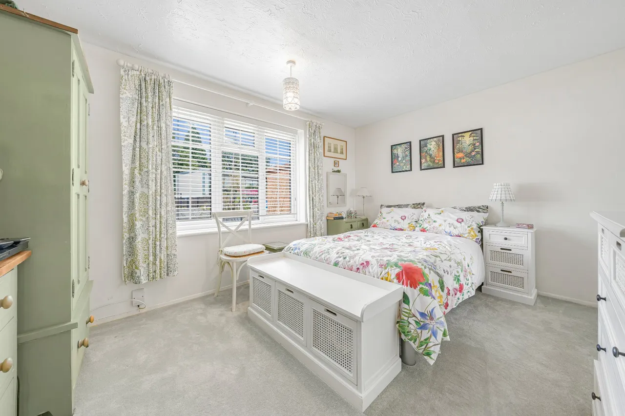 Molesey Road, Hersham, KT12, photo 9