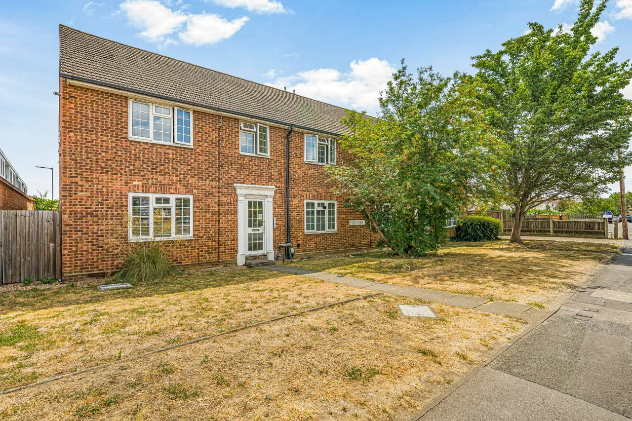 Molesey Road, Hersham, KT12, photo 12
