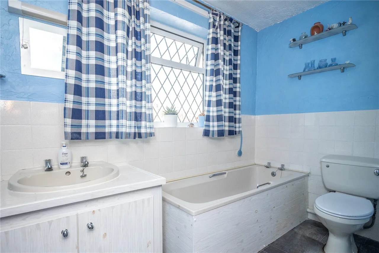 Wildmoor Lane, Catshill, Bromsgrove, Worcestershire, B61 0PA, photo 19
