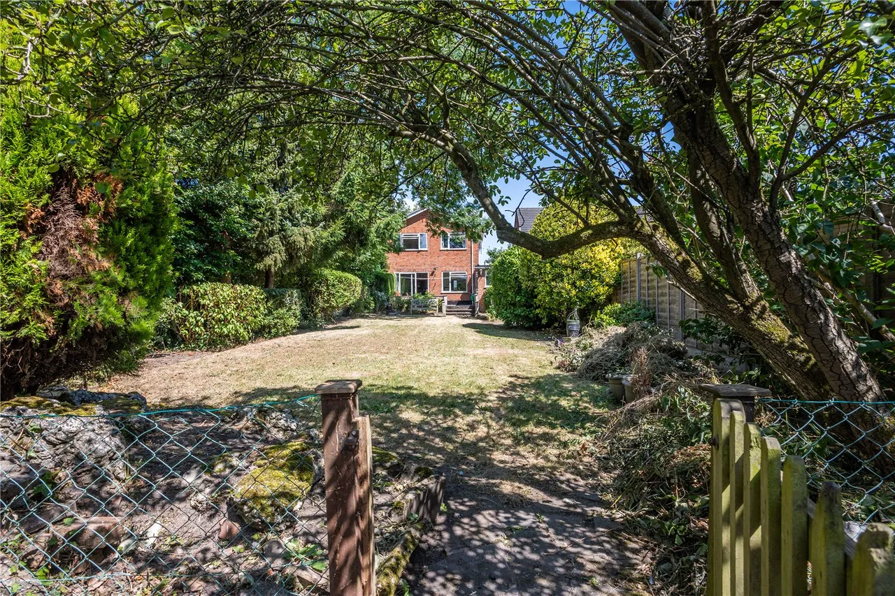 Wildmoor Lane, Catshill, Bromsgrove, Worcestershire, B61 0PA, photo 24