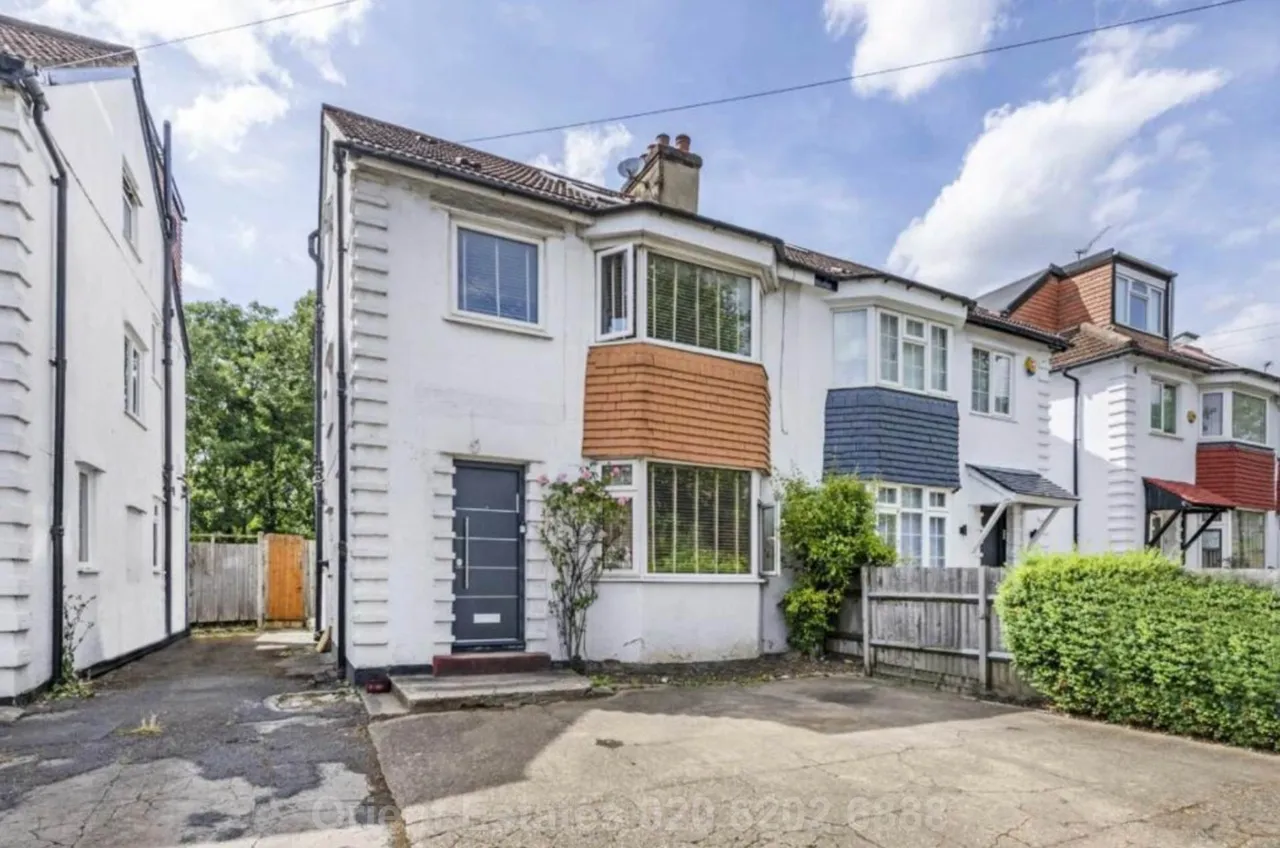 4 bed house for sale — Holders Hill, London, NW7 1ND