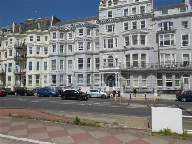 2 bed flat to rent — Eversfield Place, ST. LEONARDS-ON-SEA