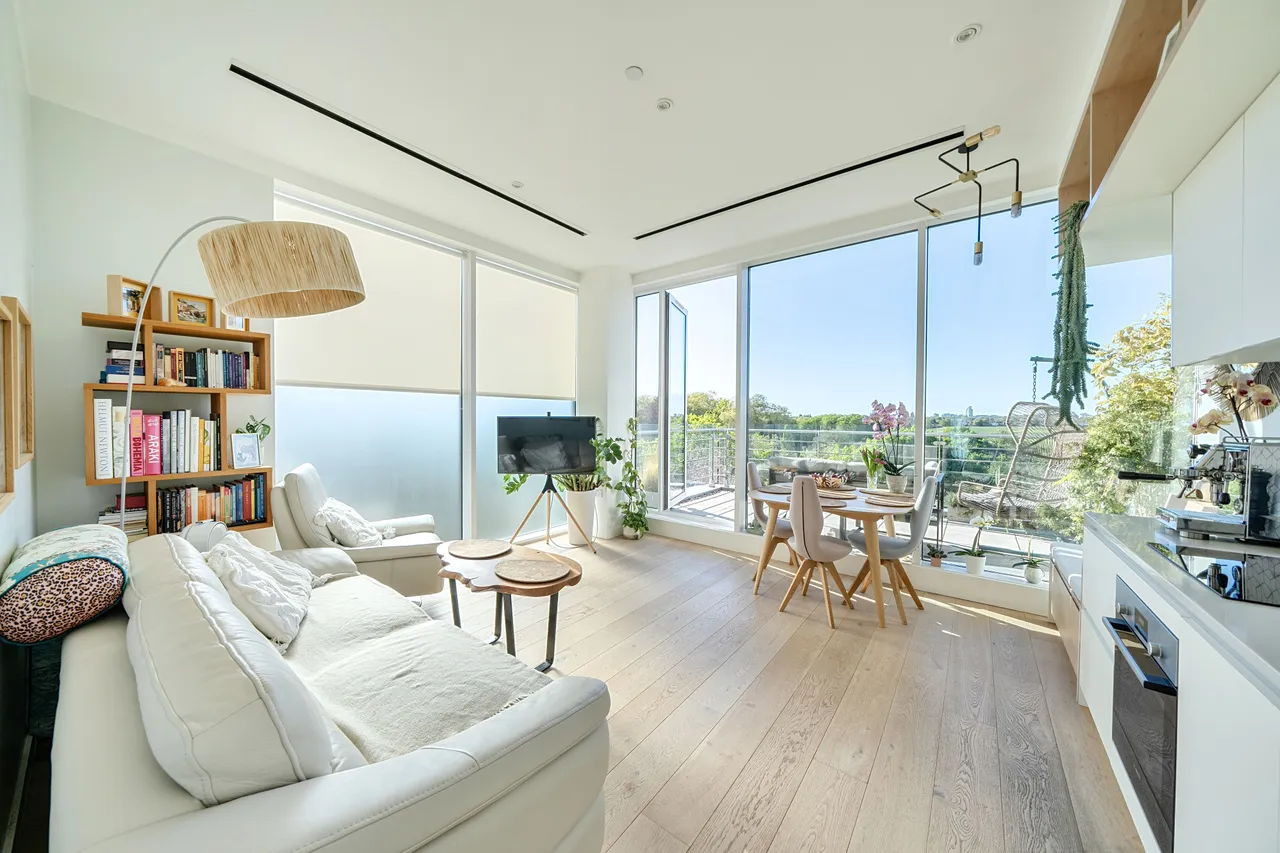 Brentford, TW8, photo 15