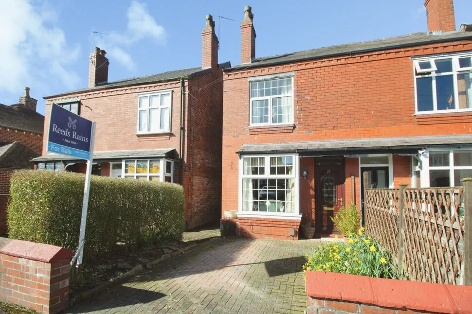 2 bed house for sale — Knowsley Road, Macclesfield, Cheshire, SK11