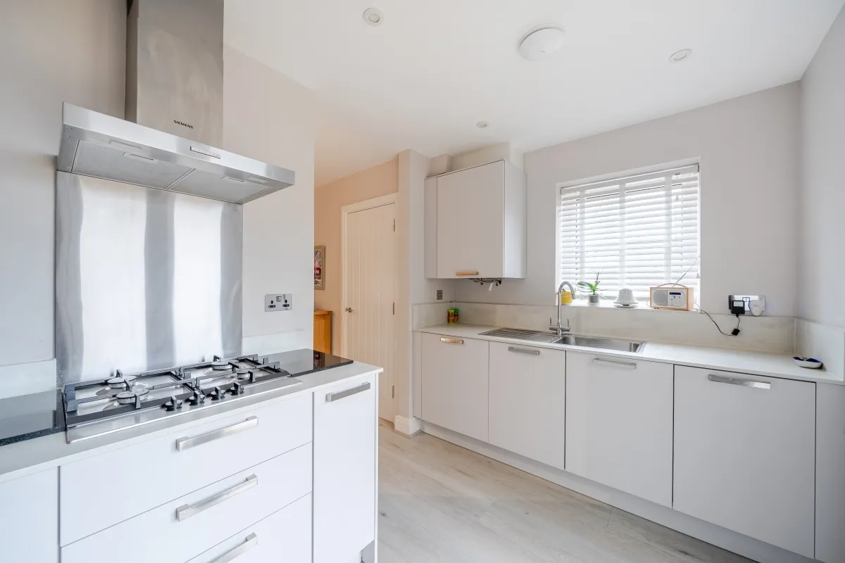 Mill Road, Epsom, KT17, photo 2