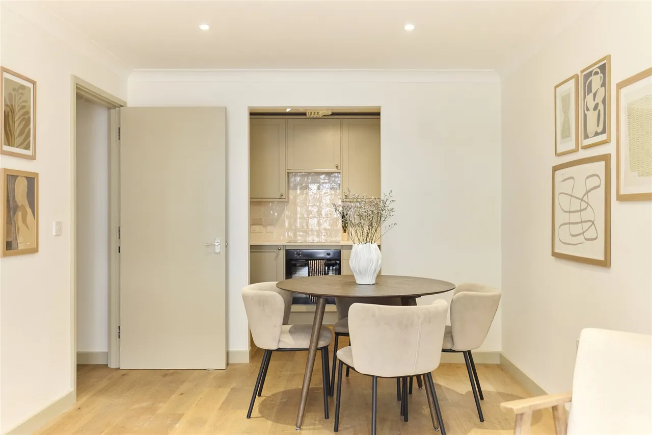 Sir Oswald Stoll Mansions, 446 Fulham Road, London, SW6, photo 6