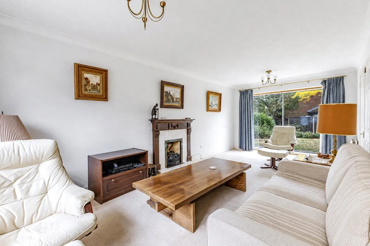 Strawberry Fields, Bisley, GU24, photo 2