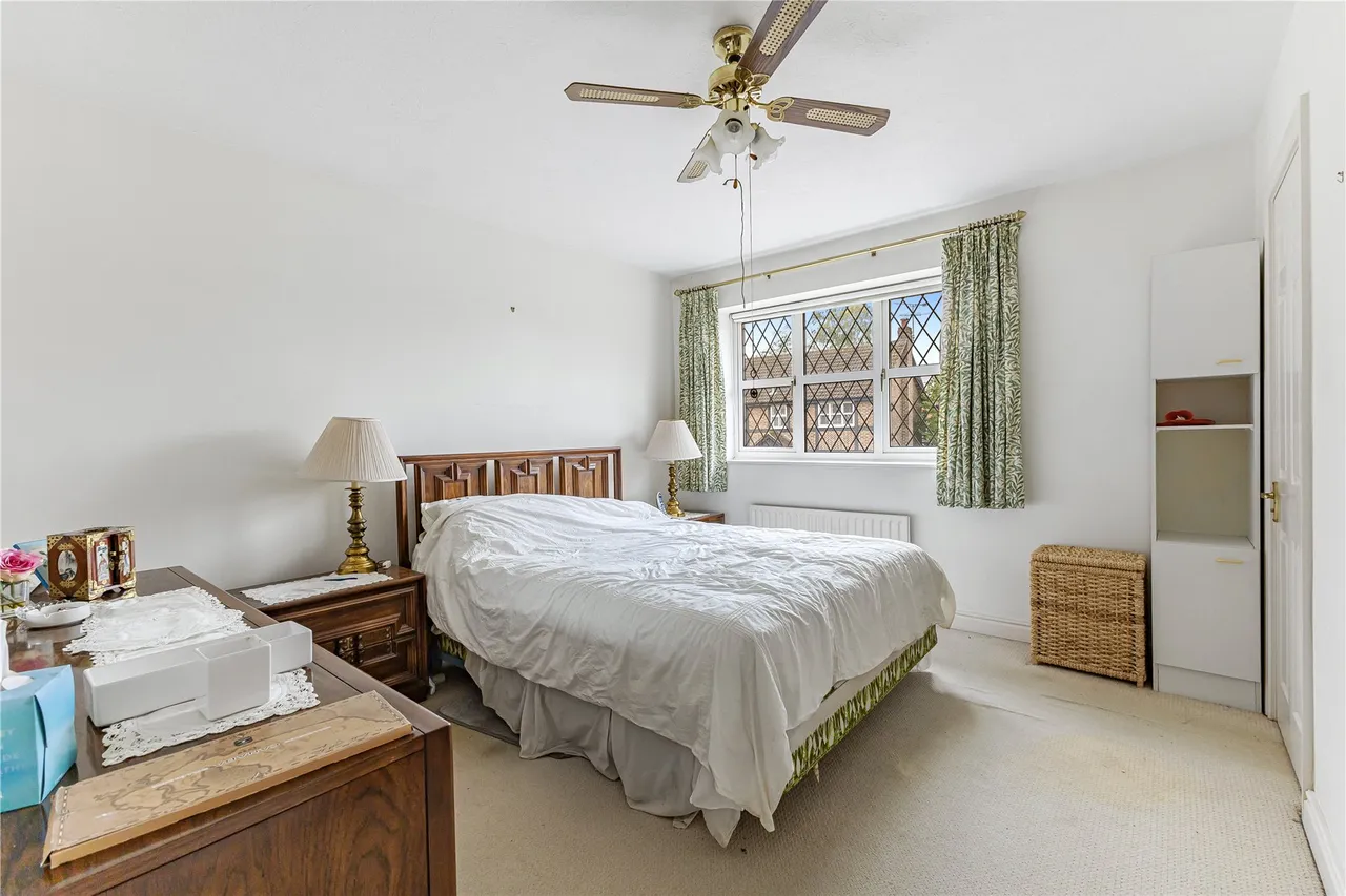 Strawberry Fields, Bisley, GU24, photo 9