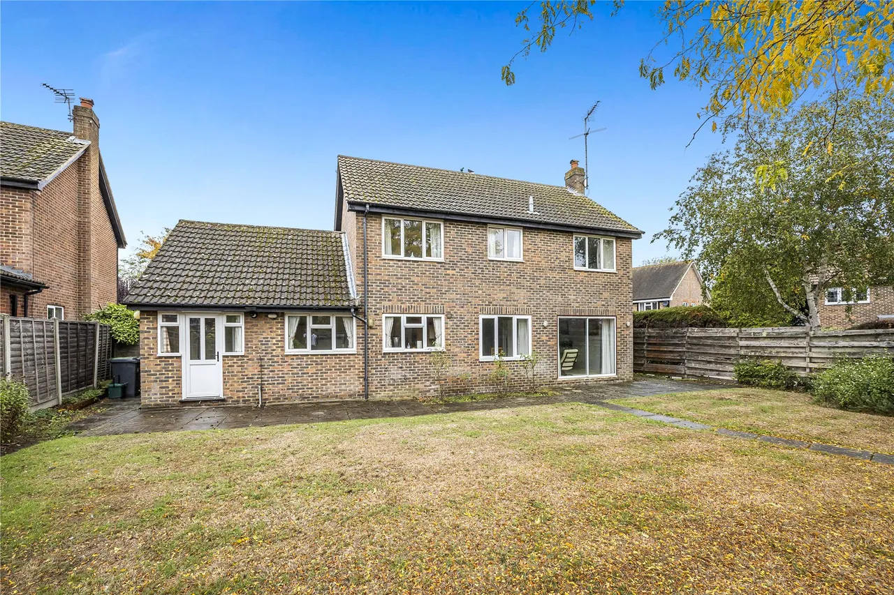 Strawberry Fields, Bisley, GU24, photo 16