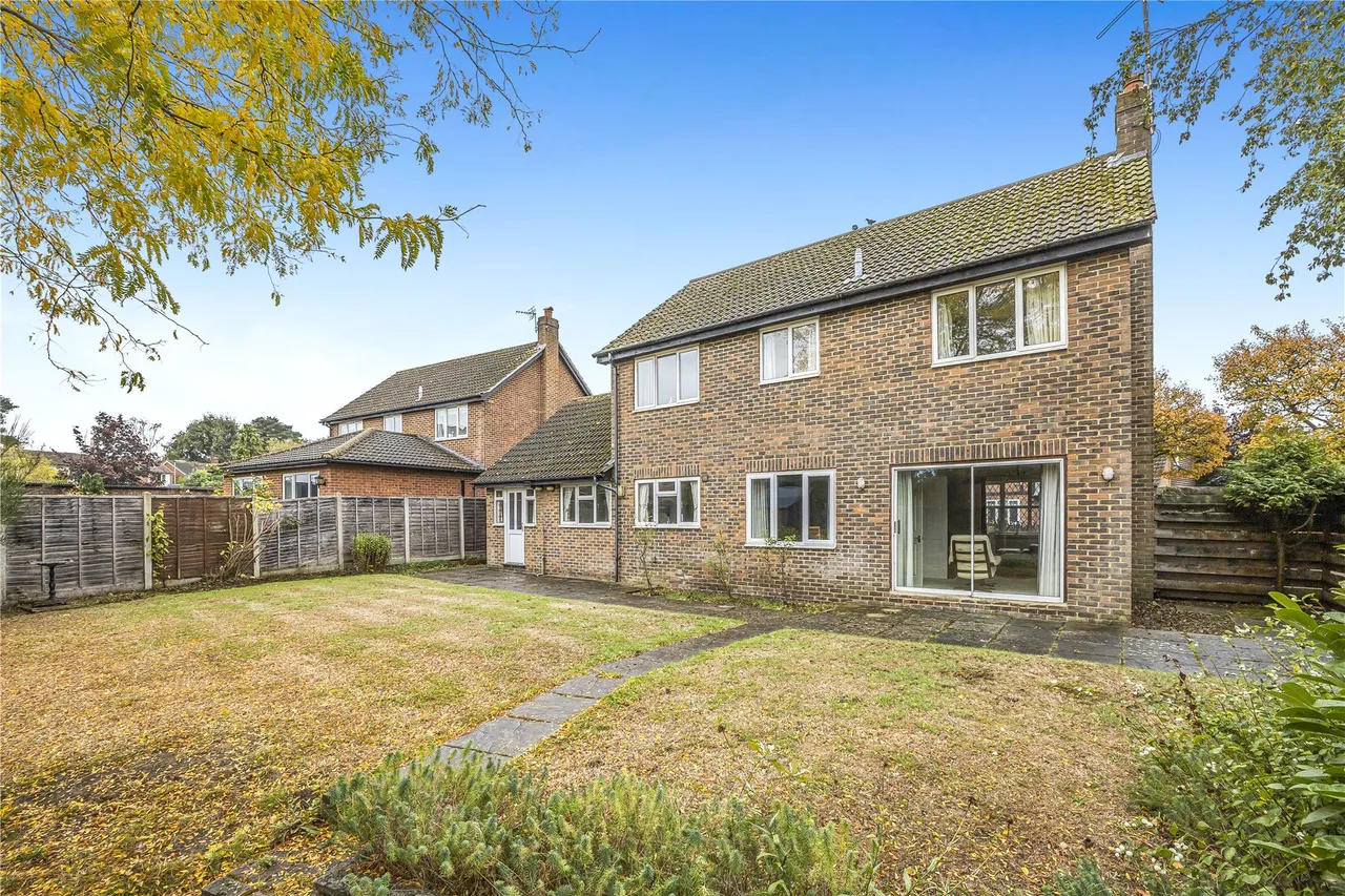 Strawberry Fields, Bisley, GU24, photo 17