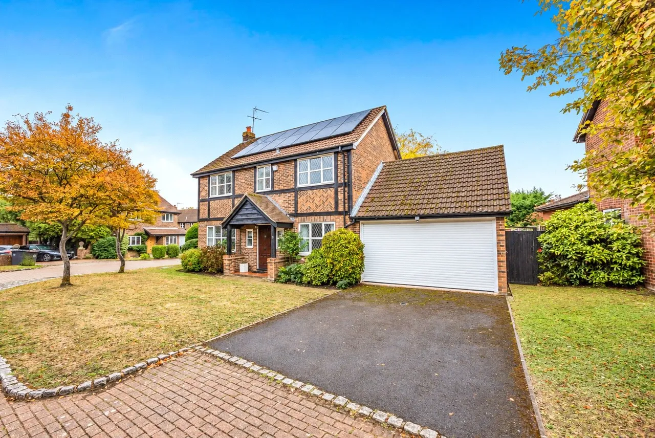 4 bed house for sale, Strawberry Fields, Bisley, GU24