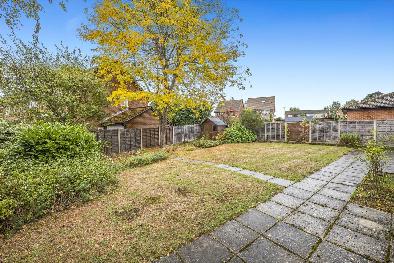 Strawberry Fields, Bisley, GU24, photo 15