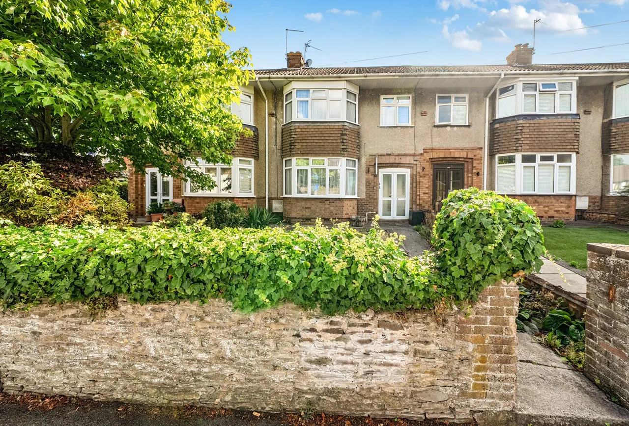 4 bed house for sale — High Street, Gloucestershire, Winterbourne, BS36 1RD