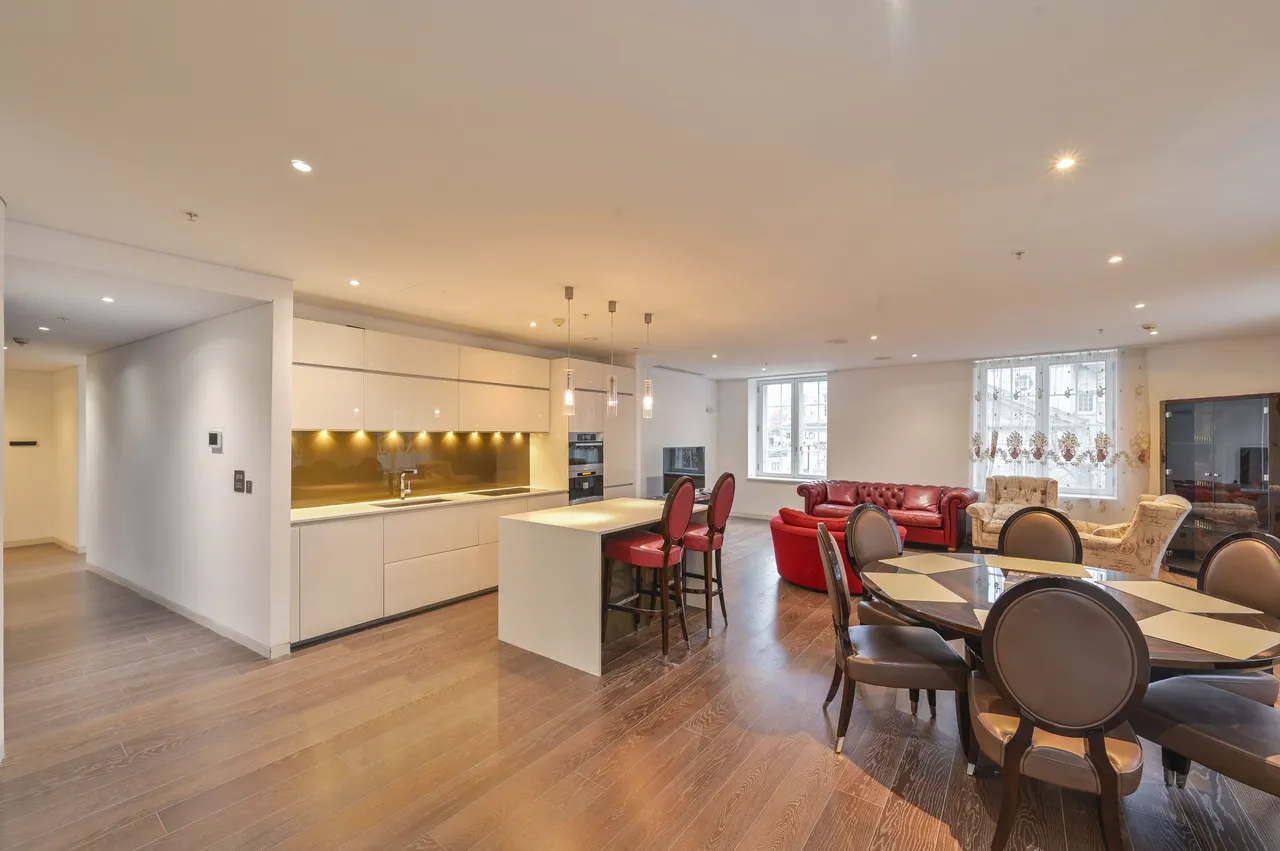 512 Marconi House, 336-337 Strand, London, photo 2
