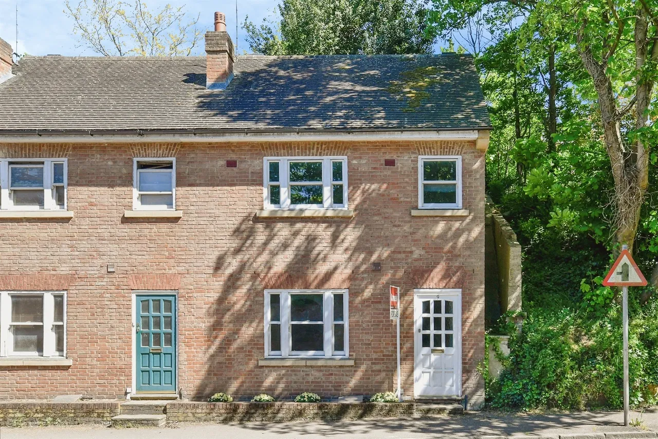 2 bed house for sale, Park Street, Hitchin, SG4
